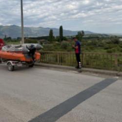 Irmağa giren 2 gen&ccedil; akıntıya kapılarak kayboldu