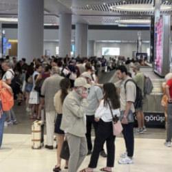 İstanbul Havalimanı'nda yarın g&uuml;nl&uuml;k yolcu ve u&ccedil;uş rekoru beklentisi