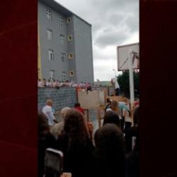 Liseliler gemileri karadan y&uuml;r&uuml;tt&uuml;! Bah&ccedil;ede İstanbul'un Fethi canlandırması