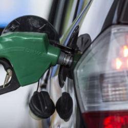 Petrolde sert d&uuml;ş&uuml;ş! Akaryakıt fiyatlarında indirim! Altında son durum