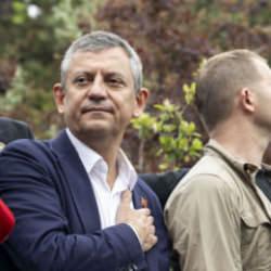 Son dakika: &Ouml;zg&uuml;r &Ouml;zel'in acı g&uuml;n&uuml;: Amcası vefat etti