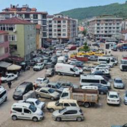 Tatil i&ccedil;in il&ccedil;eye akın ettiler, n&uuml;fus 10 kat arttı