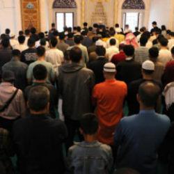 Tokyo Camii'nde bayram namazı 3 kez kılındı