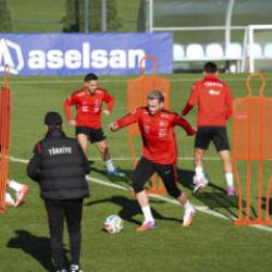 A Milli Takım 4 eksikle hazırlıklarını s&uuml;rd&uuml;rd&uuml;!