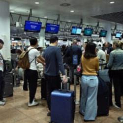 Yeşil pasaport ve vizenize g&uuml;venmeyin! AB'ye giriş &ccedil;ıkışlar değişti! İşte yeni sistem...