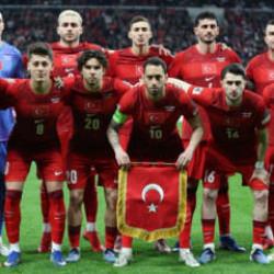 A Milli Takım İngiliz manşetlerinde! 'D&uuml;nya Kupası'nda &ccedil;ılgınlık yapabilirler'