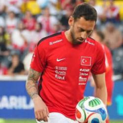 Anlaşma var mı? Milli ma&ccedil; sonrası Hakan &Ccedil;alhanoğlu'na Fenerbah&ccedil;e sorusu! 