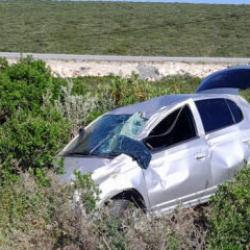 Aydın'da şarampole devrilen otomobildeki 2 kişi &ouml;ld&uuml;