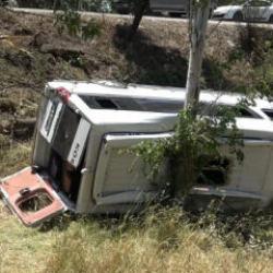 Balıkesir'de can pazar! Minib&uuml;s şarampole yuvarlandı: 14 yaralı 