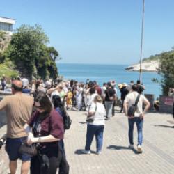 Bayram tatilinde akın ettiler! 6 bin n&uuml;fuslu il&ccedil;eye 182 bin kişi geldi