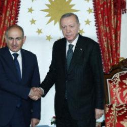 Cumhurbaşkanı Erdoğan Paşinyan ile g&ouml;r&uuml;şt&uuml;