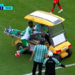 Ekvador'da sağlık aracı başka futbolcuyu sakatladı