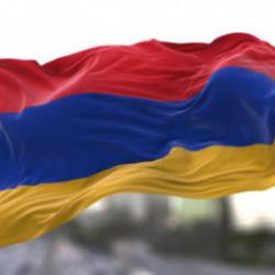 Ermenistan'da kritik g&uuml;n! Halk sandık başında