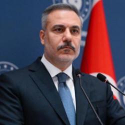 Fidan'dan Bangladeş'te g&uuml;&ccedil;l&uuml; mesaj: İşbirliğimizi her alanda b&uuml;y&uuml;teceğiz