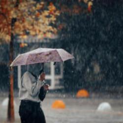 Hava bir anda değişecek! Meteoroloji saat verdi, bakanlık uyardı: Kuvvetli sağanak geliyor