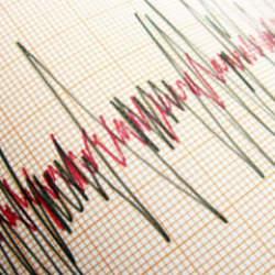 İtalya'nın g&uuml;neyinde şiddetli deprem! 4 &uuml;lkeyi salladı