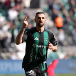 Kocaelispor'da &ccedil;ifte veda! Ahmet Oğuz ve Serdar Dursun ayrıldı