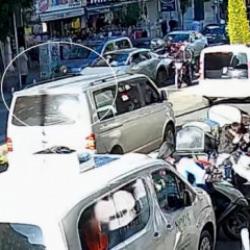Kural tanımaz motosikletli 5 yaşındaki &ccedil;ocuğu hayattan kopardı