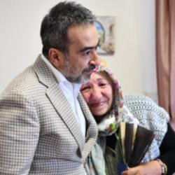 &Ouml;zcan'dan yaşlılara anlamlı ziyaret: B&uuml;y&uuml;klerimiz baş tacımız