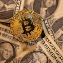 Piyasada b&uuml;y&uuml;k tedirginlik: Bitcoin iki ayın dibinde!
