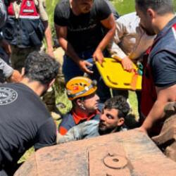 Siirt'te trakt&ouml;r&uuml;n altında kalan s&uuml;r&uuml;c&uuml; ağır yaralandı