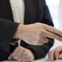 Torpil ile Referans Ayrımı: &ldquo;Senin Gibi Birine Nasıl Referans Olmayayım?&rdquo;