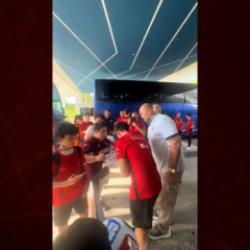 T&uuml;rk Polis teşkilatının &ouml;zel harekat&ccedil;ıları, milli takım kafilesini her yerde koruyor!