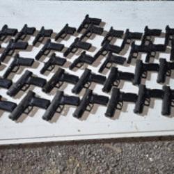 Toprağa g&ouml;m&uuml;l&uuml; kompres&ouml;r tankında 20 silah ele ge&ccedil;irildi