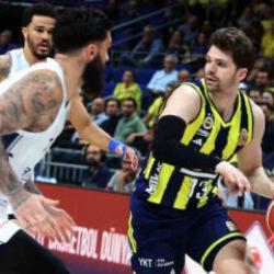 Yarı final serisinde ikinci ma&ccedil;: Fenerbah&ccedil;e-Anadolu Efes...