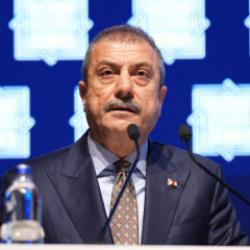 Finansın zirvesinde g&uuml;&ccedil;l&uuml; bankacılık ve enflasyonla m&uuml;cadele mesajı
