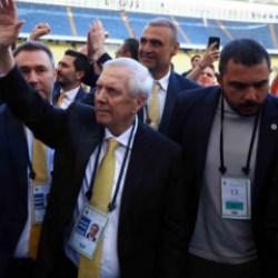 2 eski futbolcudan Aziz Yıldırım'a 'g&ouml;reve hazırız' mesajı! Aykut Kocaman ismi &ouml;n planda