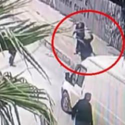 Hatay'da 63 yaşındaki adamı kaldırım taşıyla &ouml;ld&uuml;rd&uuml;! O anlar kameraya yansıdı