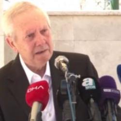 Aziz Yıldırım 'dostum' dediği K&ouml;ksal &Ouml;zbek'in cenazesinde g&ouml;zyaşlarını tutamadı