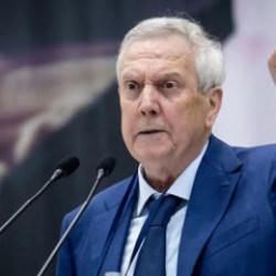 Aziz Yıldırım'dan dev kıyım! 4 futbolcuya "G&uuml;le g&uuml;le" dedi