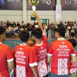 Devlet korumasındaki &ccedil;ocuklardan floor curling turnuvasında &ccedil;ifte gurur