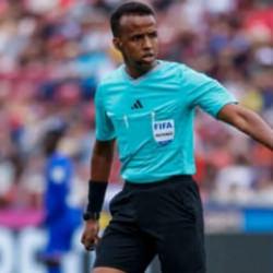FIFA kararı a&ccedil;ıkladı! Afrika'nın en iyi hakemi D&uuml;nya Kupası'nda yok