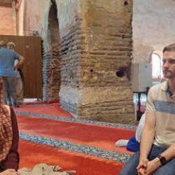 İspanyol Juan, M&uuml;sl&uuml;man oldu! Kelime-i şeh&acirc;det getirdiği cami dikkat &ccedil;ekti