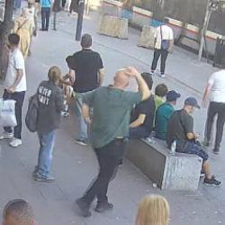 İstanbul'da kahreden kaza: Raylara d&uuml;şen 6 yaşındaki &ccedil;ocuk hayatını kaybetti
