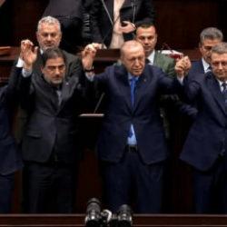 İYİ Parti&rsquo;den istifa eden Ersin Beyaz, AK Parti&rsquo;ye katıldı