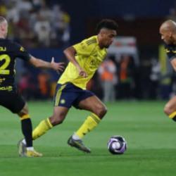 Kariyerinde tam 30 kupa var! S&uuml;per Lig devi d&uuml;nya yıldızına teklif yapacak