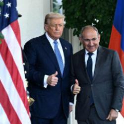 Trump komşu &uuml;lkeye desteğini ilan etti! 'B&uuml;y&uuml;k başarılar kazanacaklar' deyip duyurdu