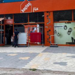 Muğla'da Ko&ccedil;taş mağazasına taşlı saldırı