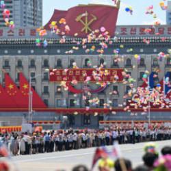 Pyongyang'da tarihi buluşma: Kim, Şi Cinping'i t&ouml;renle karşılandı 