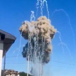 Rusya'da m&uuml;himmat deposu patladı!