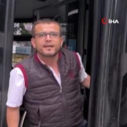 Esenyurt'ta İETT şof&ouml;r&uuml; ile s&uuml;r&uuml;c&uuml; arasında yol verme kavgası yaşandı...