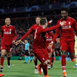 Şampiyonlar Ligi ve Premier Lig kazanmıştı! Yıldız golc&uuml; 31 yaşında emekli oldu