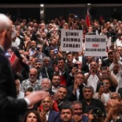 Siyasette arınma krizi: CHP neden kendi i&ccedil; hesaplaşmasını bitiremiyor?