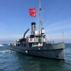 TBMM Başkanı Kurtulmuş, &Ccedil;anakkale'de Nusret Mayın Gemisi'yle boğazı ge&ccedil;ti