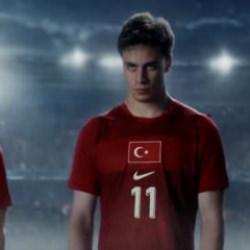 T&uuml;yleri diken diken eden reklam: Futbolun ge&ccedil;mişi ve geleceği "Aynı R&uuml;ya"da