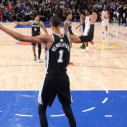 Wembanyama ma&ccedil;a damga vurdu! NBA final serisinde Spurs, serinin kopmasına izin vermedi